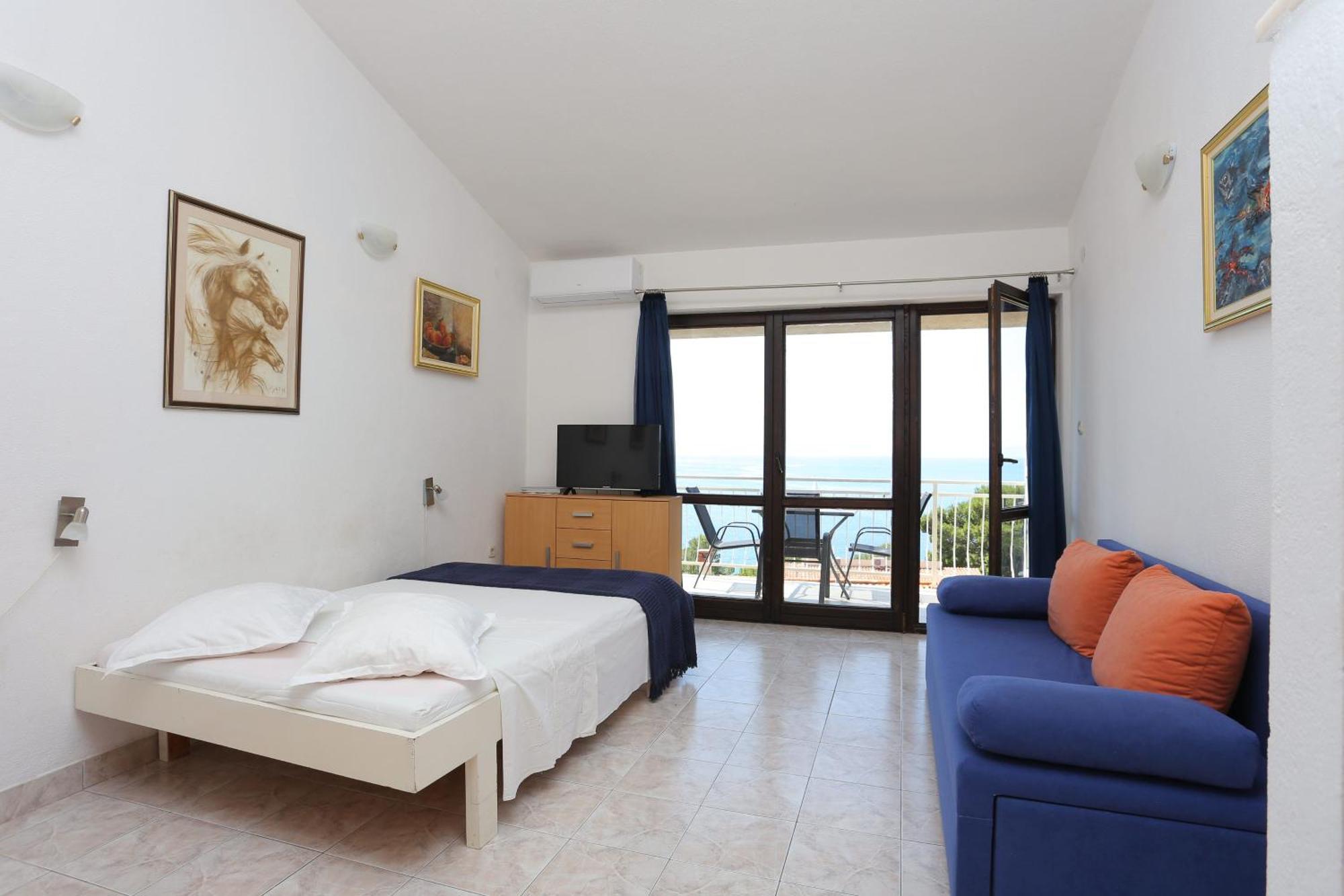 Apartment Apartments By The Sea Baska Voda, Makarska - 300